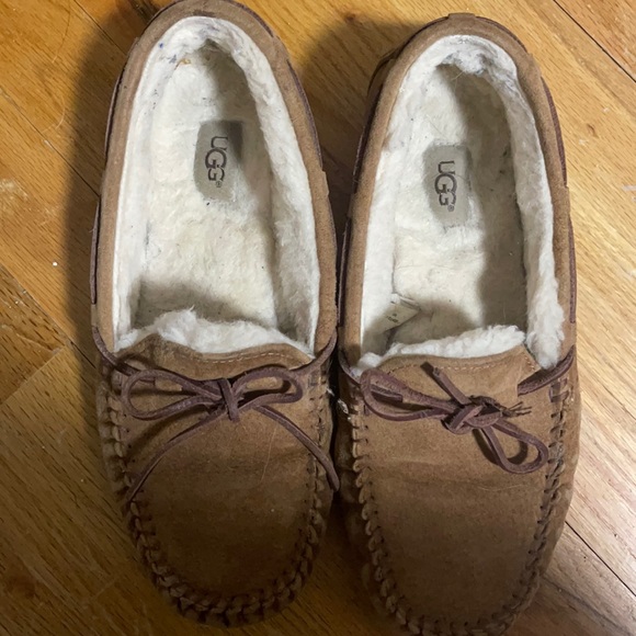 Ugg moccasins - Picture 1 of 6